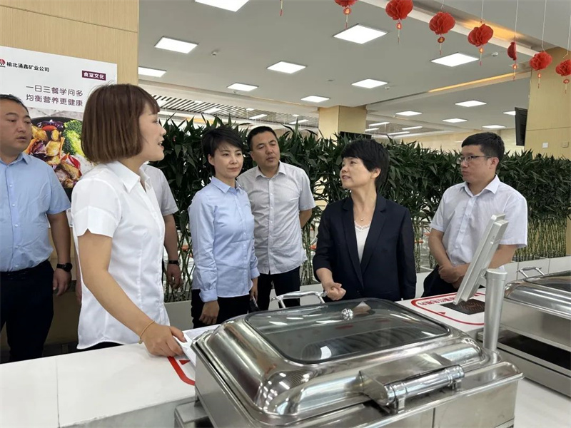 公司黨委副書記、工會主席張瀅到涌鑫公司開展調(diào)研（2）.jpg