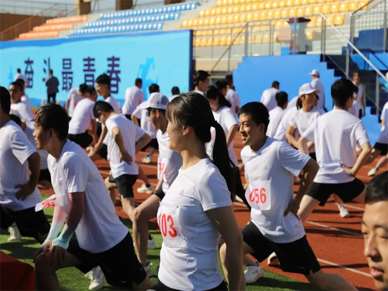選煤分公司舉辦“向未來(lái)·奔跑吧”職工田徑比賽（3）.jpg