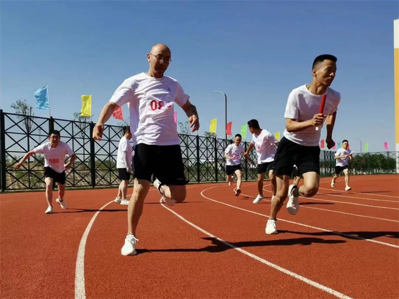 選煤分公司舉辦“向未來(lái)·奔跑吧”職工田徑比賽（6）.jpg