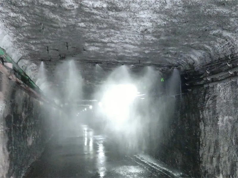 智慧榆北丨涌鑫公司：智能降塵噴霧讓井巷“塵”埃落定.jpg